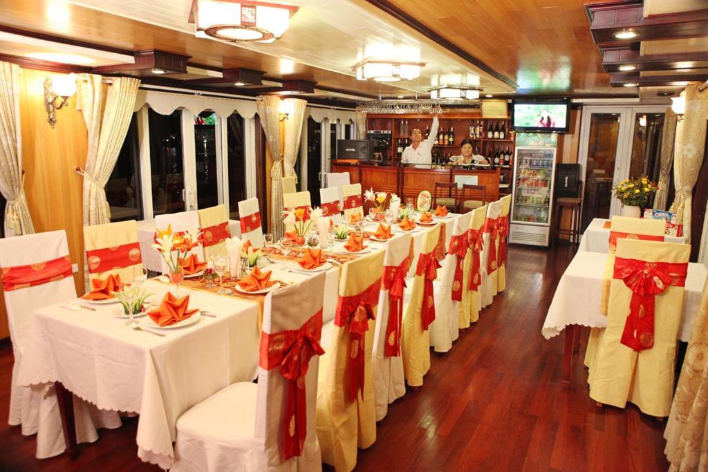 דירות הלונג Halong Aurora Cruises מסעדה תמונה